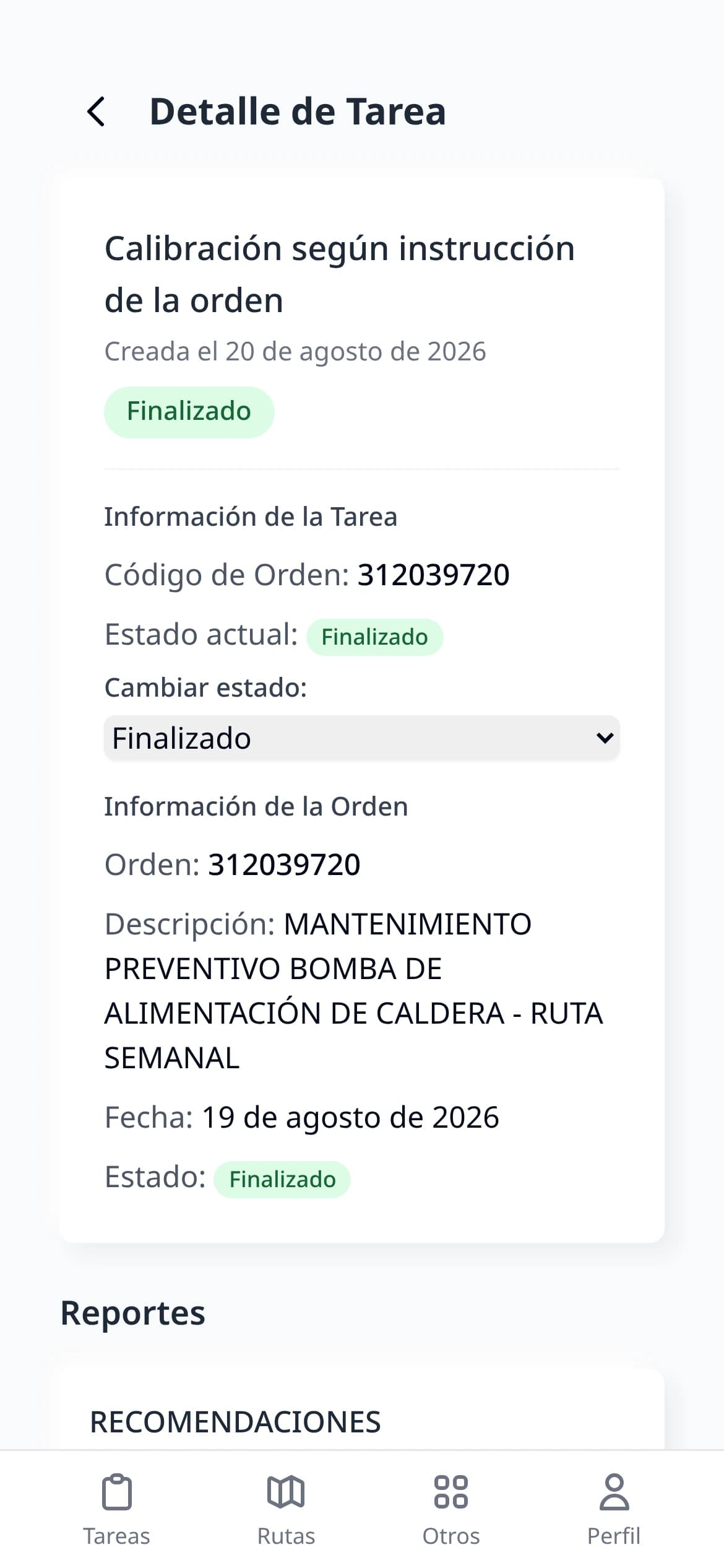 La app de PLASMA en el celular del operario, con la tarea abierta, su estado y el botón de reporte